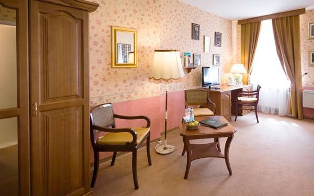 Shakespeare Boutique 4*